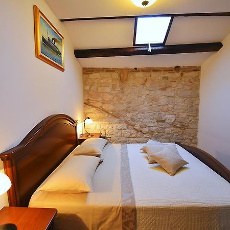 Antique Apartment Arsenale Rovinj Kültér fotó