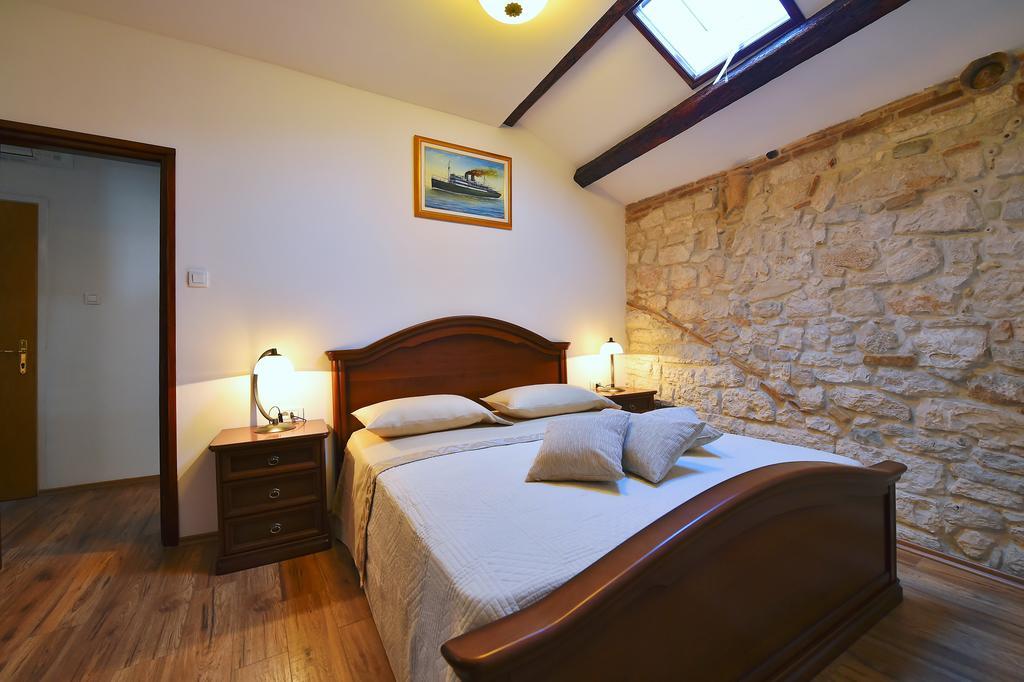 Antique Apartment Arsenale Rovinj Kültér fotó